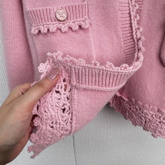 Chanel Knit separate blazer goes with bow blouse. - Picture 3 of 6